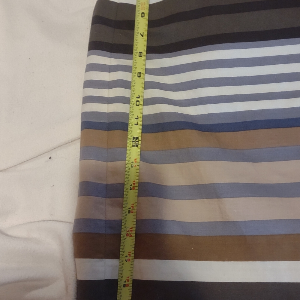 Loft Carmel brown mini skirt size 16 zips up the side for closure - Picture 2 of 5
